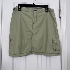 Horny Toad olive green cargo style adjustable waist skort, size 10.
